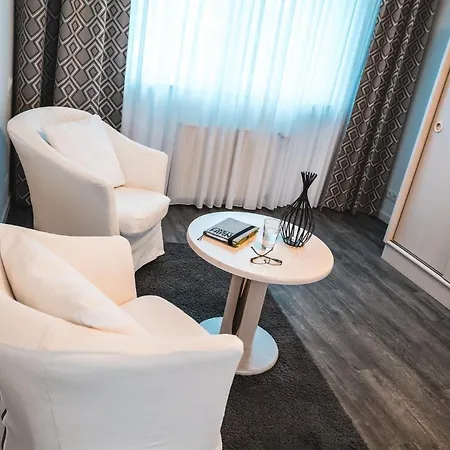 Hotel-restaurant Zur Post فندق